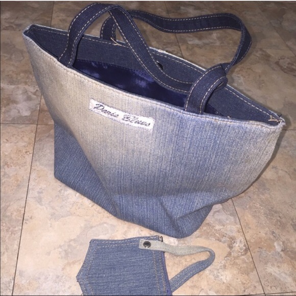 Purse - Picture 2 of 3